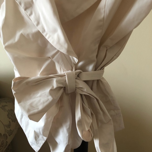 Elegant and chic blouse 🌷🌷🌷 - Picture 2 of 5